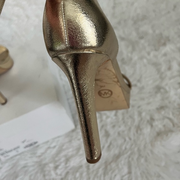 Michael Kors - Picture 2 of 10